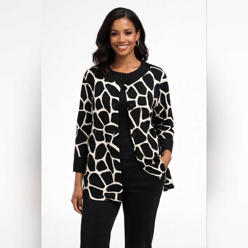 Chaus Giraffe/ Animal Print Black& White Sweater Cardigan sz. PXL
